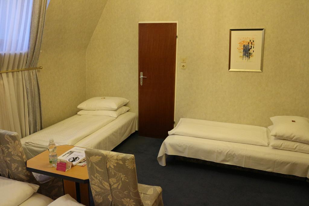 Hotel Schweizerhof Wina Ruang foto